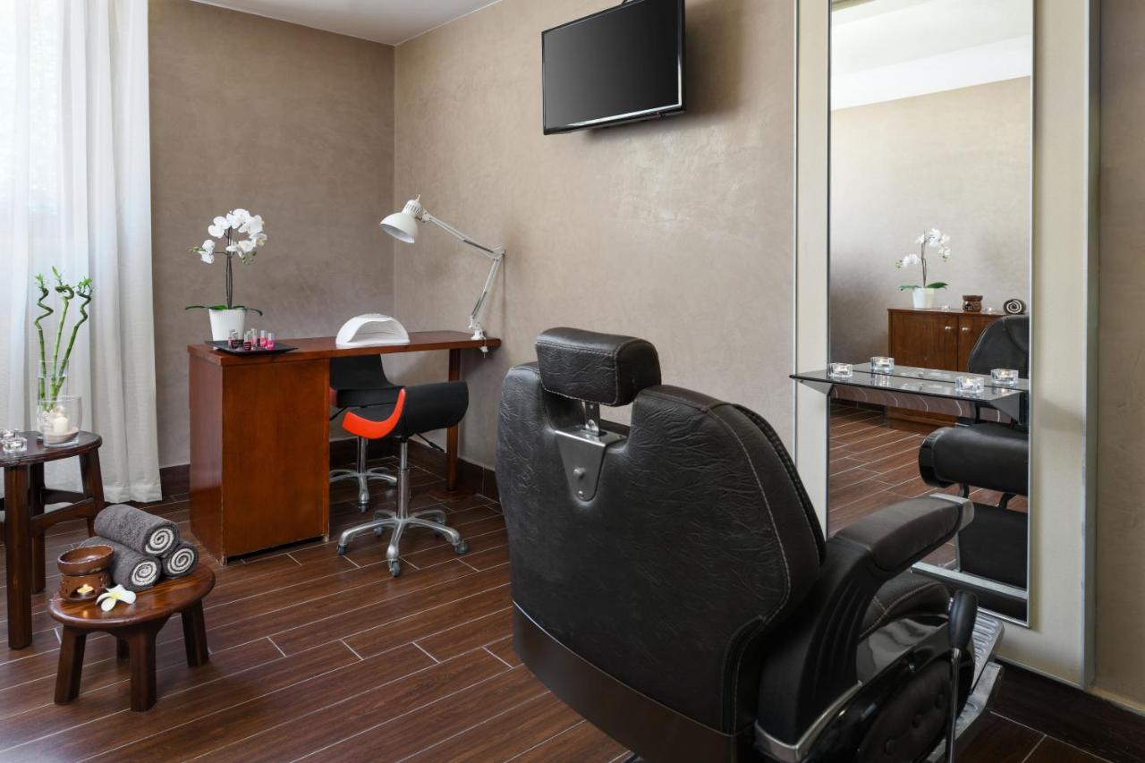 Jaz Belvedere Resort Sharm el-Sheikh Exterior foto A modern barber shop