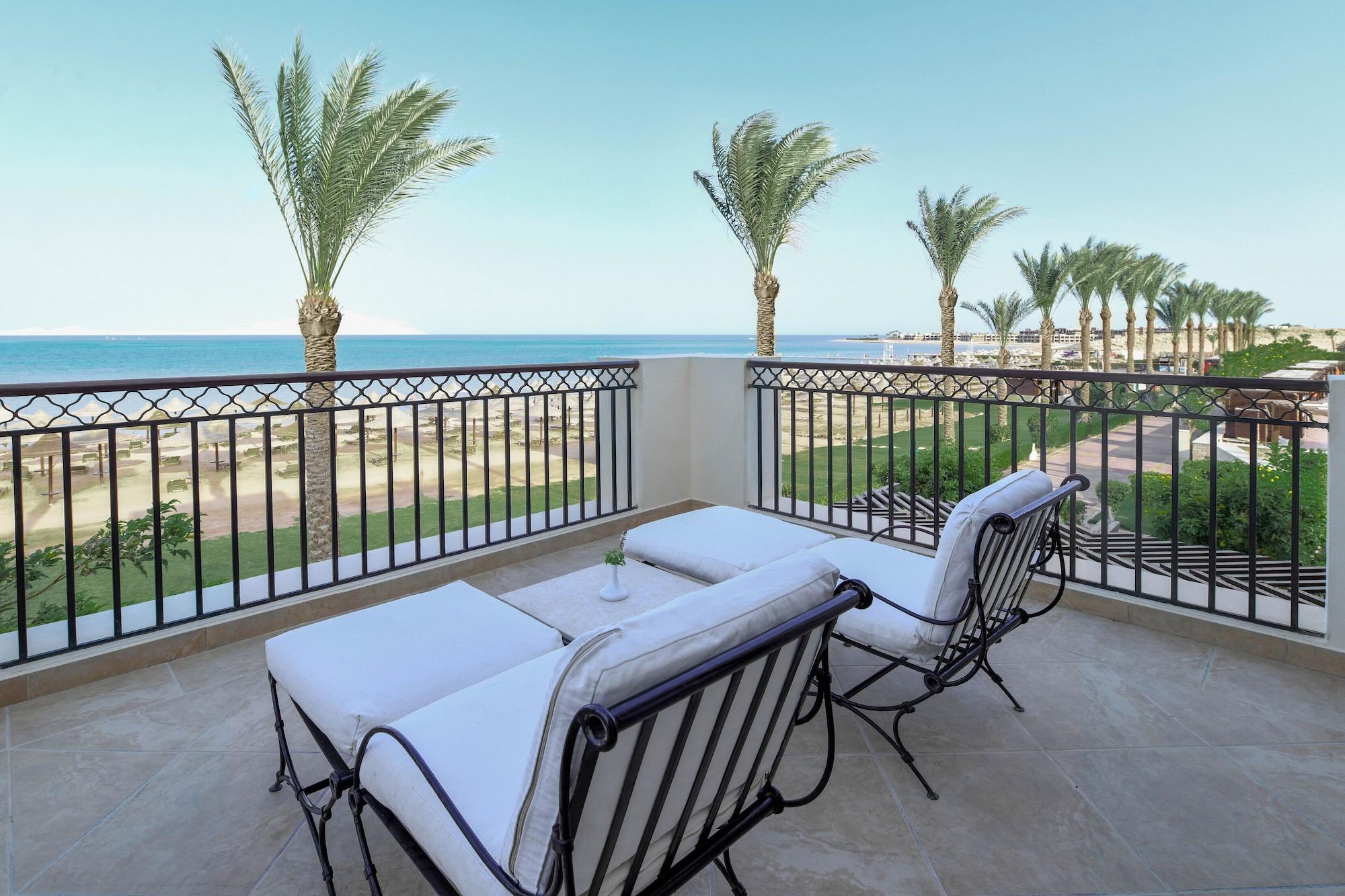 Jaz Belvedere Resort Sharm el-Sheikh Exterior foto View from the balcony of a suite at the Hilton Sharm El Sheikh