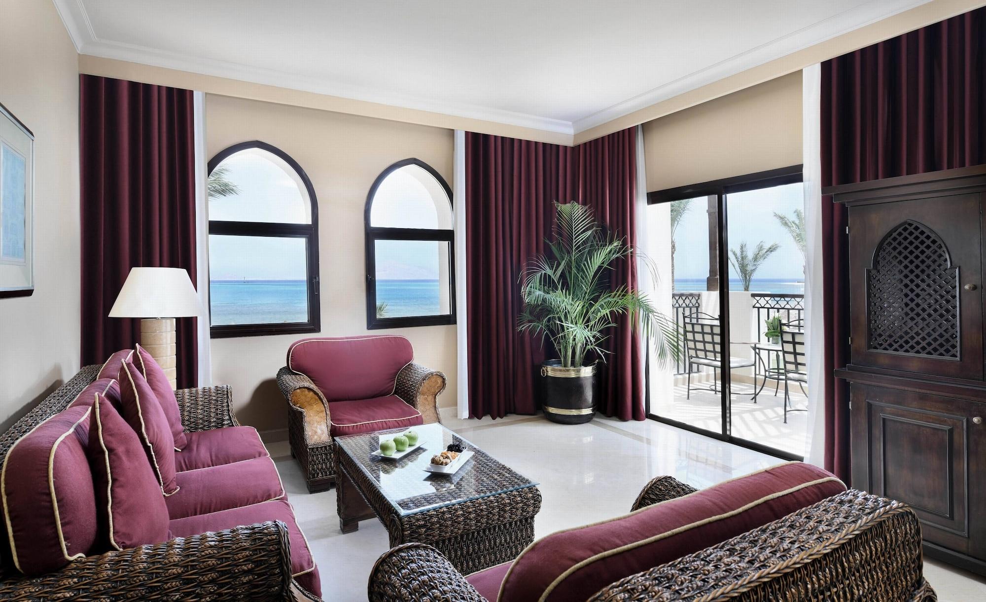 Jaz Belvedere Resort Sharm el-Sheikh Exterior foto A living room with a view of the sea
