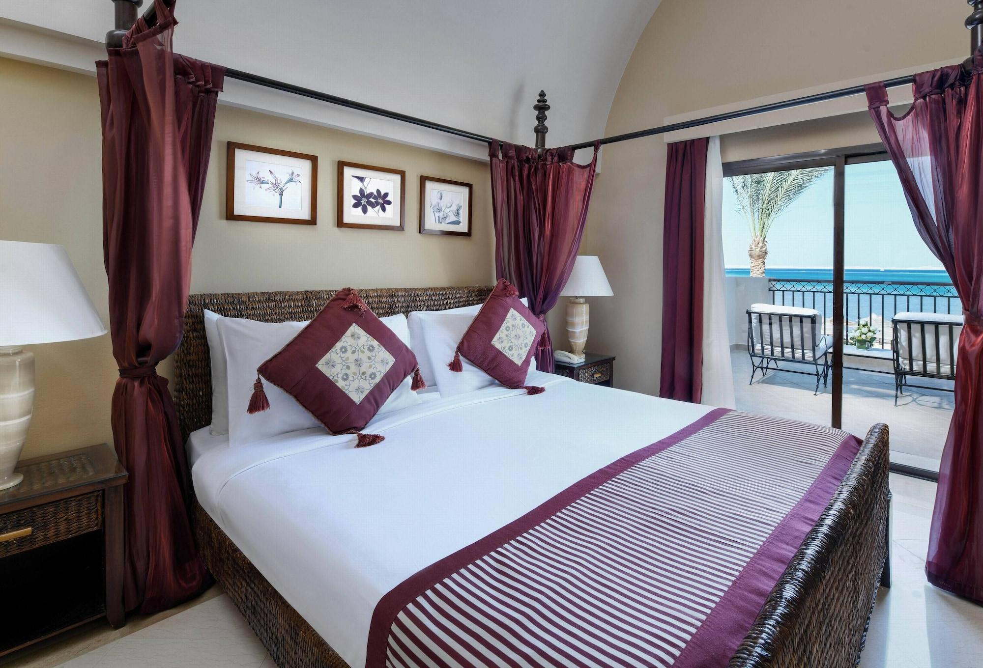 Jaz Belvedere Resort Sharm el-Sheikh Exterior foto A bedroom at the resort
